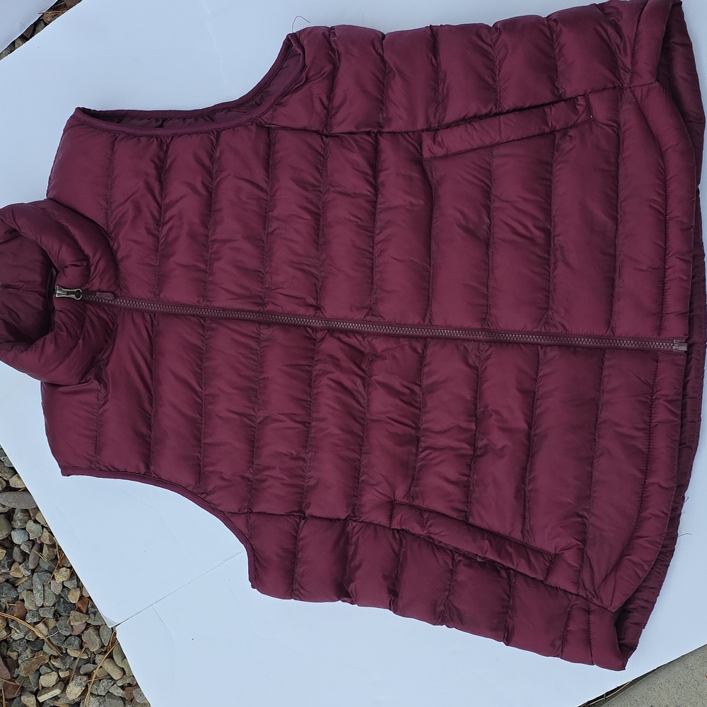 32 Degrees Women's Burgundy Puffer Vest